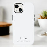 Klassisches Elegant Moderner Minimalistischer Mono Case-Mate iPhone 14 Hülle<br><div class="desc">Steigen Sie mit unserem klassischen Elegant Modern Minimalistisch Monogram Name iPhone Case auf. Dieses sorgfältig gestaltete Gehäuse verbindet zeitlose Eleganz mit zeitgemäßem Minimalismus. Er ist perfekt gestaltet und schützt nicht nur Ihr Gerät, sondern fügt auch eine Touch personalisierten Stils hinzu. Die Optionen für die Anpassung von Monogrammen und Namen machen...</div>