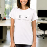 Klassisches Elegant Moderner Minimalistischer Mono T-Shirt<br><div class="desc">Erhöhen Sie Ihren Stil mit unserem Monogram Schwarz-weiß Modern Minimalistisch Elegant T - Shirt. Dieser Kleiderschrank ist ein unverzichtbarer Bestandteil, der klassische Eleganz mit zeitgenössischem Minimalismus verbindet und somit eine vielseitige und stilvolle Ergänzung zu Ihrer Kollektion darstellt. Dieser T - Shirt ist mit viel Liebe zum Detail gestaltet und ist...</div>