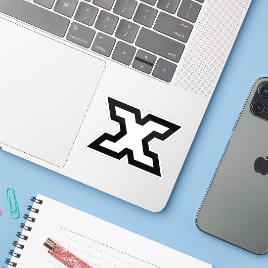 Klassisches fettes X-Monogramm Aufkleber (Laptop mit iPhone)