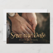Klassisches Full Bleed Foto & Gold Handwriting Scr Save The Date (Vorderseite)