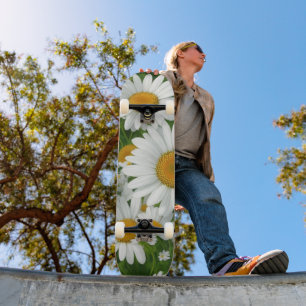 Klassisches Gänseblümchenmuster weiße Blumenfelder Skateboard