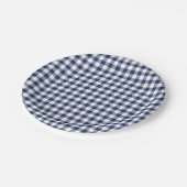 Klassisches Gingham Navy Blau Pappteller (Schrägansicht)