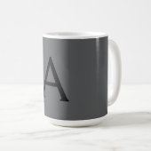Klassisches Grau Einfaches Monogramm Name Initiale Kaffeetasse (VorderseiteRechts)