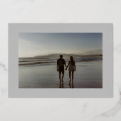 Klassisches Graues Golden Stripe Foto Save the Dat Folieneinladung (Rückseite)