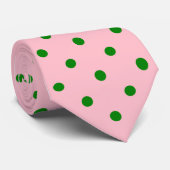 Klassisches Green Polka Dot Pattern auf rosa Krawa Krawatte (Gerollt)