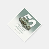 Klassisches grünes Auto wird 50 Jahre alt Serviette (Ecke)