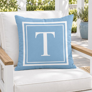 Klassisches Himmelblau-Weiß-Quadratrahmen-Monogram Kissen
