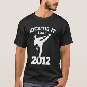 Klassisches Karate Martial Arts Kicking It Seit 20 T-Shirt