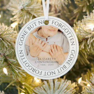 Klassisches klassisches Foto mit elegantem Chic Ornament Aus Metall