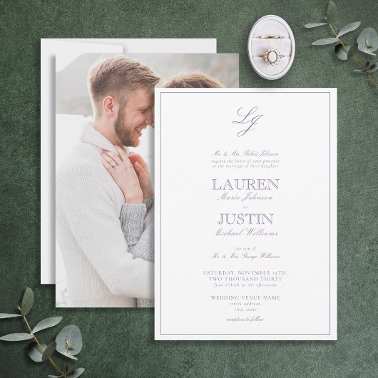 Klassisches Lavendel-Script Monogram-Foto Hochzeit Einladung