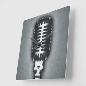 Klassisches Mikrofon Quadratische Wanduhr (Winkel)