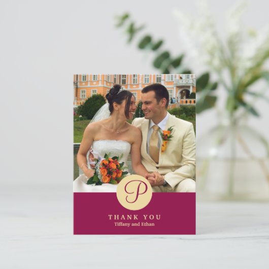 Klassisches Monogramm-Foto in der Roten Mitte Postkarte (Stehend Vorderseite)