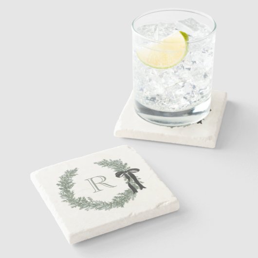 Klassisches Monogramm-Kranz-Wappen mit schwarzem B Steinuntersetzer (Seitenansicht)