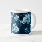 Klassisches Muster der blauen Rose Jumbo-Tasse (Vorderseite Rechts)
