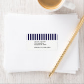 Klassisches Navy Blue and White Stripe Muster Adressaufkleber (Insitu)
