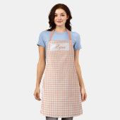 Klassisches Orange & Weiß Gingham | Personalisiert Schürze (Getragen)