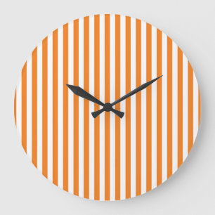 Klassisches orange-weißes vertikales Streifenmuste Große Wanduhr
