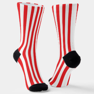 Klassisches rot-weißes vertikales Streifenmuster Socken