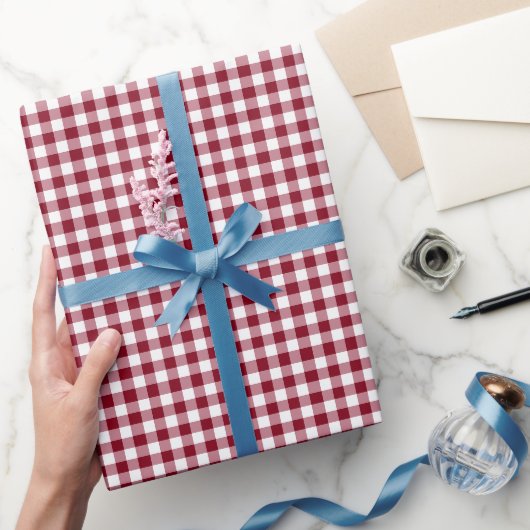 Klassisches rotes Gingham-Karomuster Geschenkpapier (Schenken)