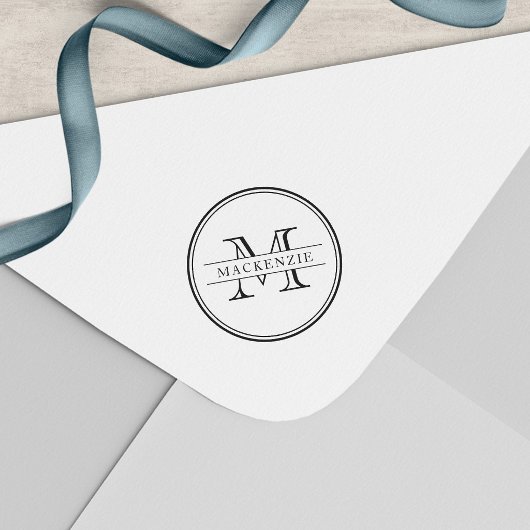 Klassisches rundumlaufendes Monogramm mit Linien Permastempel