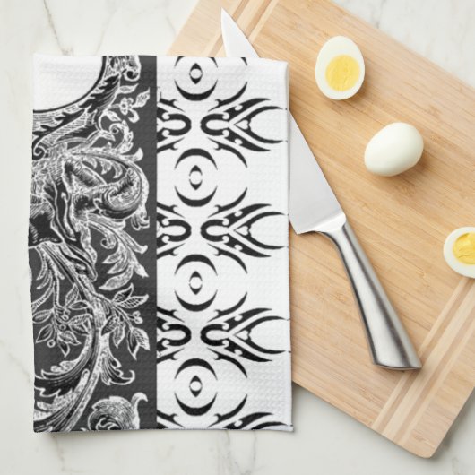 Klassisches Schwarz-weiß-Barockmuster zum Anpassen Handtuch (Viertel Falte)