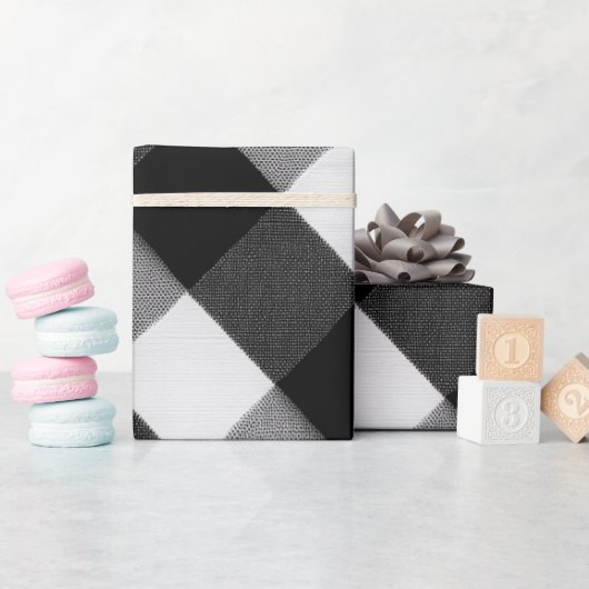 Klassisches Schwarz Weiß Büffel Schnee Karomuster Geschenkpapier (Babyparty)