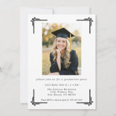 Klassisches Schwarz-Weiß-Foto Abschlussfeier Einladung (Rückseite)