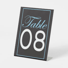 Klassisches Schwarz & Weiß mit hellblauer Trimmtab Sockelschild