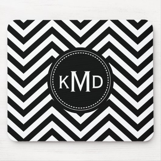Klassisches Schwarz-weißes Zickzack Trio Monogramm Mousepad (Vorne)