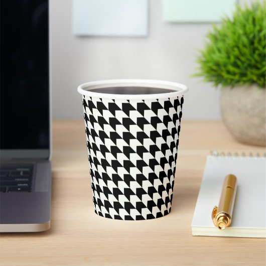 Klassisches schwarzes Houndstooth-Muster Pappbecher (InSitu)