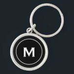 Klassisches Schwarzes Monogramm Schlüsselanhänger<br><div class="desc">Personalisiert Classic Black Mit Monogramm Schlüsselanhänger Monogram Initial Schwarz-weiß. Perfekt als Feriengeschenk,  Familienfavoriten,  Dankeschön für Trauzeugen und Geschenk für alle besondere Anlässe.</div>