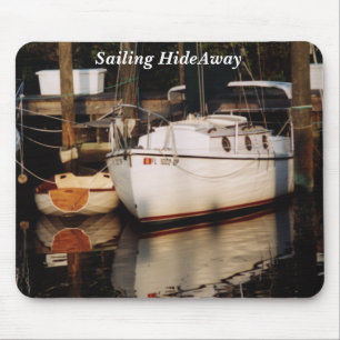 Klassisches Segelboot mit rosa Maus Pad Mousepad