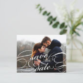 Klassisches Skriptüberlagerungs-Foto Save the Date Ankündigungspostkarte (Stehend Vorderseite)