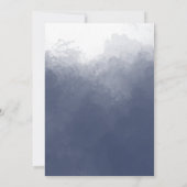 Klassisches Smokey Navy Blue Foto Save the Date Einladung (Rückseite)