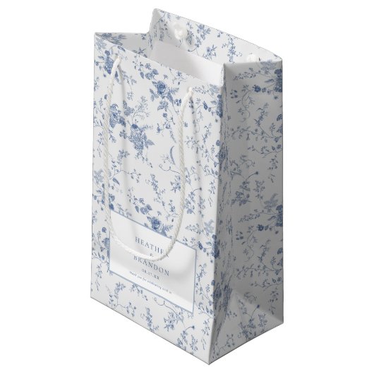 Klassisches Vintages Blumenblauer Brautparty Kleine Geschenktüte (Vorderseite Schrägansicht)