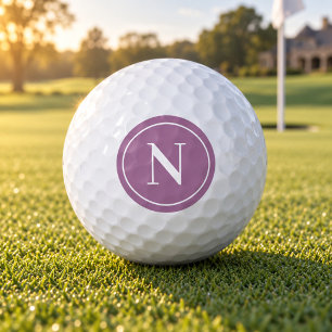 Klassisches violettes rundes Monogramm-Initial Golfball