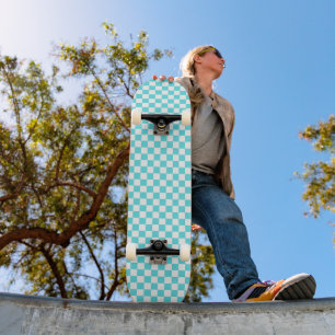 Klassisches visuelles Türkisblau-Karomuster Skateboard