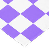 Klassisches visuelles violettes Schachbrettmuster Tischdecke (Schrägansicht)