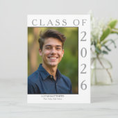 Klassisches White Class-Foto 2025 für Graduate Cus Einladung (Stehend Vorderseite)