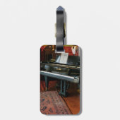 Klavier mit Notenmusik Gepäckanhänger (Rückseite vertikal)