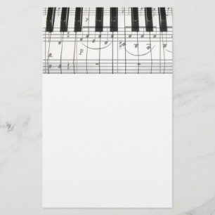 Klavier-Tastatur und Musiknoten Briefpapier