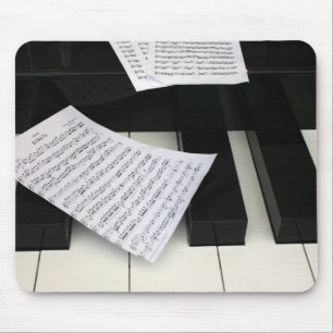 Klavierschlüssel mit Musik Mousepad