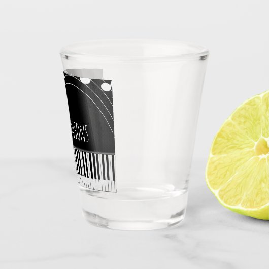 Klaviertastatur und musikalische Bemerkungen Schnapsglas (Rechts)