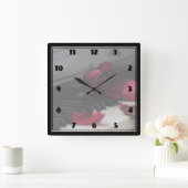 Klaviertasten mit Rote Rose Quadratische Wanduhr (Zuhause)
