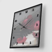 Klaviertasten mit Rote Rose Quadratische Wanduhr (Winkel)