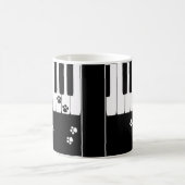 Klaviertasten und Katzenfußpfoten Kaffeetasse (Mittel)
