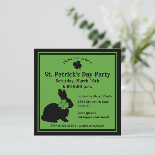 Kleeblatt Bunny St. Patrick's Day Einladung (Stehend Vorderseite)