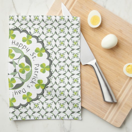 Kleeblatt Celtic Inspiriert Pattern St. Patrick's  Handtuch (Viertel Falte)