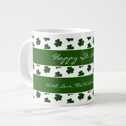 Kleeblatt Clover Muster Custom Text St. Patrick Jumbo-Tasse (Vorderseite Links)