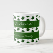 Kleeblatt Clover Muster Custom Text St. Patrick Jumbo-Tasse (Vorderseite Rechts)